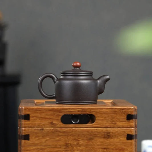 full-handmade-yixing-zisha-teapot-good-luck-and-fortune-hei-ni-140ml-yiqin-tea-house-yiqinteahouse-com-2 - YIQIN TEA HOUSE 一沁茶舍 yiqinteahouse.com