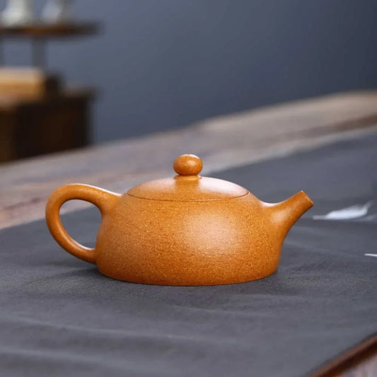 full-handmade-yixing-zisha-teapot-half-moon-pot-wucai-lao-duan-ni-180ml-yiqin-tea-house-yiqinteahouse-com-2 - YIQIN TEA HOUSE 一沁茶舍 yiqinteahouse.com