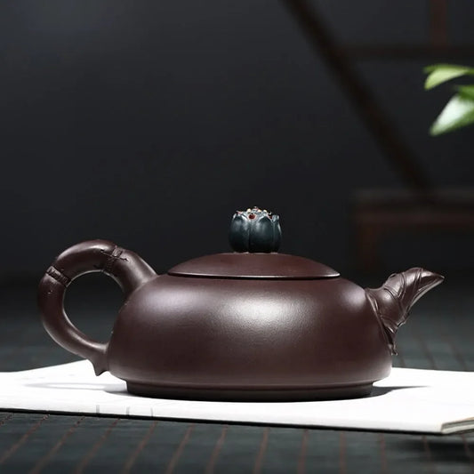 full-handmade-yixing-zisha-teapot-lotus-half-moon-pot-embossed-art-lao-zi-ni-360ml-yiqin-tea-house-yiqinteahouse-com-2 - YIQIN TEA HOUSE 一沁茶舍 yiqinteahouse.com