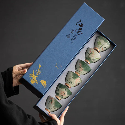 ge-kiln-hand-painted-ice-crackle-ceramic-lotus-straw-hat-tea-cup-set-yiqin-tea-house-yiqinteahouse-com-2 - YIQIN TEA HOUSE 一沁茶舍 yiqinteahouse.com