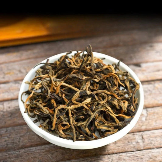 premium-yunnan-fengqing-dianhong-golden-bud-black-tea-canned-gift-set-250500g-yiqin-tea-house-yiqinteahouse-com-2 - YIQIN TEA HOUSE 一沁茶舍 yiqinteahouse.com