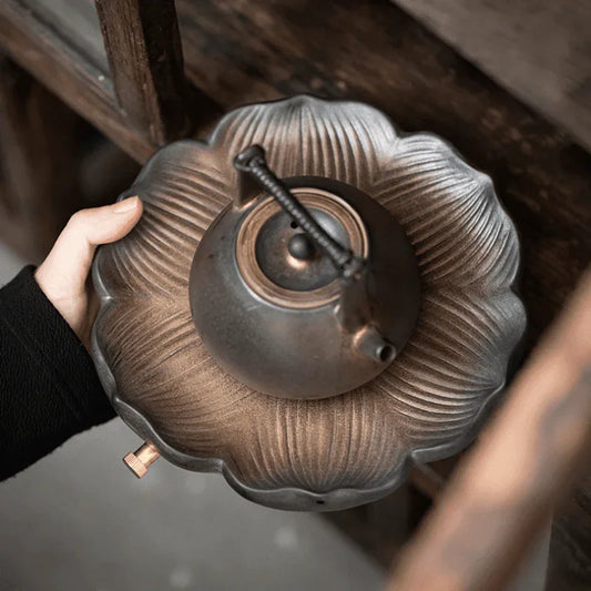 retro-gilded-ceramic-lotus-storage-tea-tray-or-pot-stand-yiqin-tea-house-yiqinteahouse-com-2 - YIQIN TEA HOUSE 一沁茶舍 yiqinteahouse.com