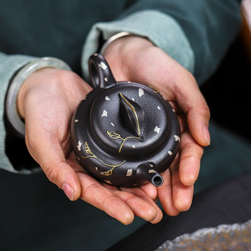 Tetera Yixing Zisha completamente hecha a mano [Jin Zhi Yuye] (Hei Luo Lan - 150 ml)