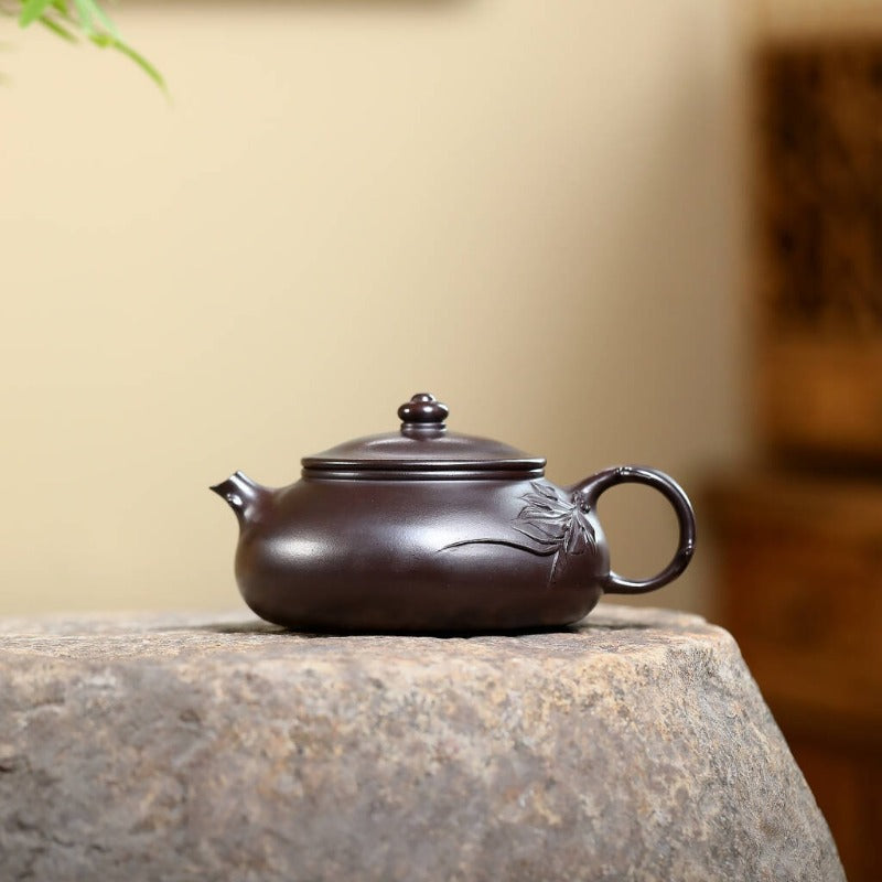 Yixing Zisha Teapot [Peach Leaf Han Jiang] (Zi Ni - 240ml)