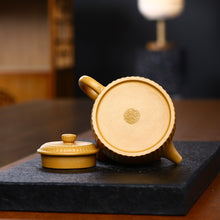 Load image into Gallery viewer, Yixing Zisha Teapot [Ribbed Dezhong 筋纹德钟] (Huang Duan Ni - 280ml)
