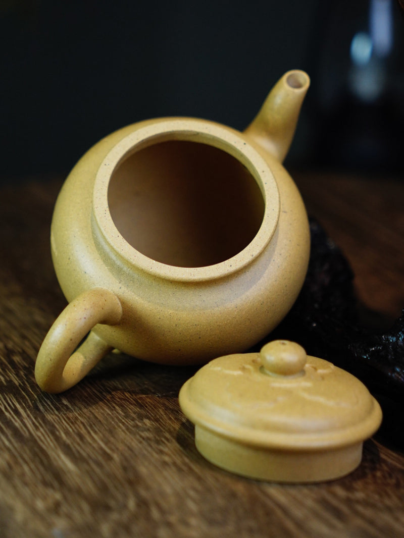 Théière Yixing Zisha entièrement faite à la main [Dabin Ruyi] (Bensan Lu Ni - 200 ml)