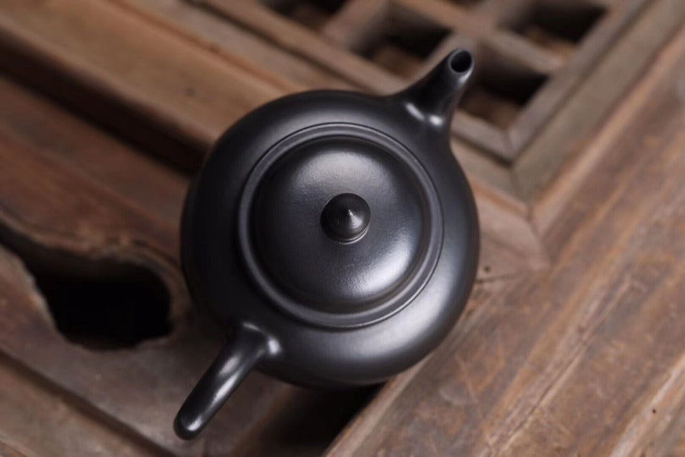 Full Handmade Yixing Zisha Teapot [Xiao Ying Pot] (Hei Ni - 220ml)