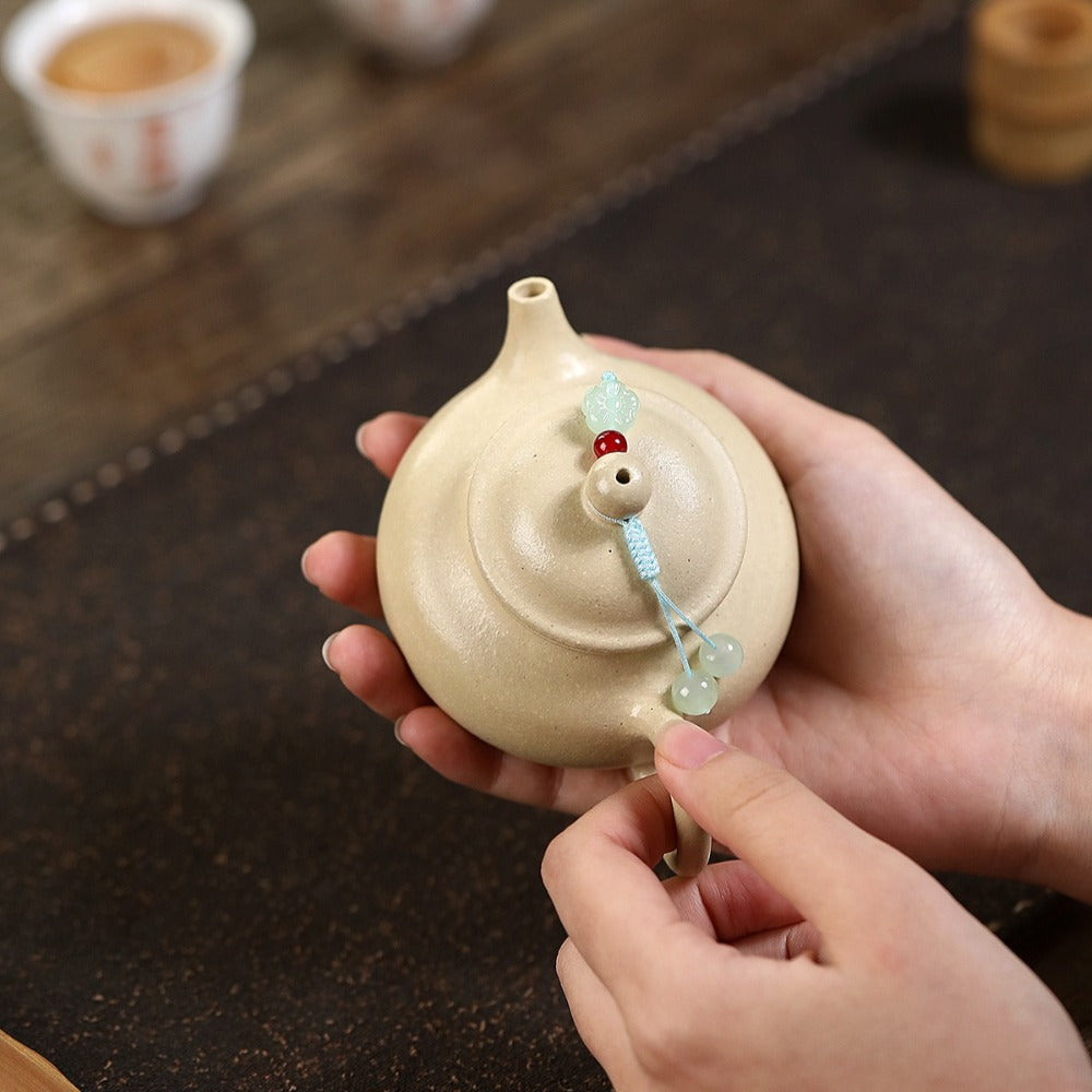 Yixing Zisha Teekanne [Mini Rong Tian] (Bensan Lu Ni - 140ml)