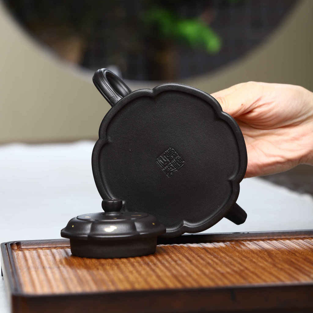 Tetera Yixing Zisha hecha a mano [Tetera de media luna dorada] (Shi Huang - 280 ml)