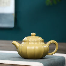 Load image into Gallery viewer, Yixing Zisha Teapot [Jin Wen Fanggu 筋纹仿古] (Huangjin Duan Ni - 260ml)
