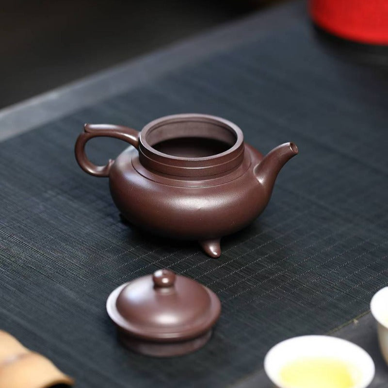 宜兴紫砂茶壶[三足傲雪] (紫泥- 230ml) – YIQIN TEA HOUSE 一沁茶舍