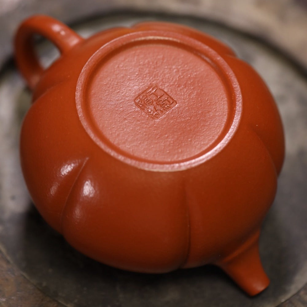 Full Handmade Yixing Zisha Teapot [Jin Nang Pot] (Zhao Zhuang Zhu Ni- 190ml)