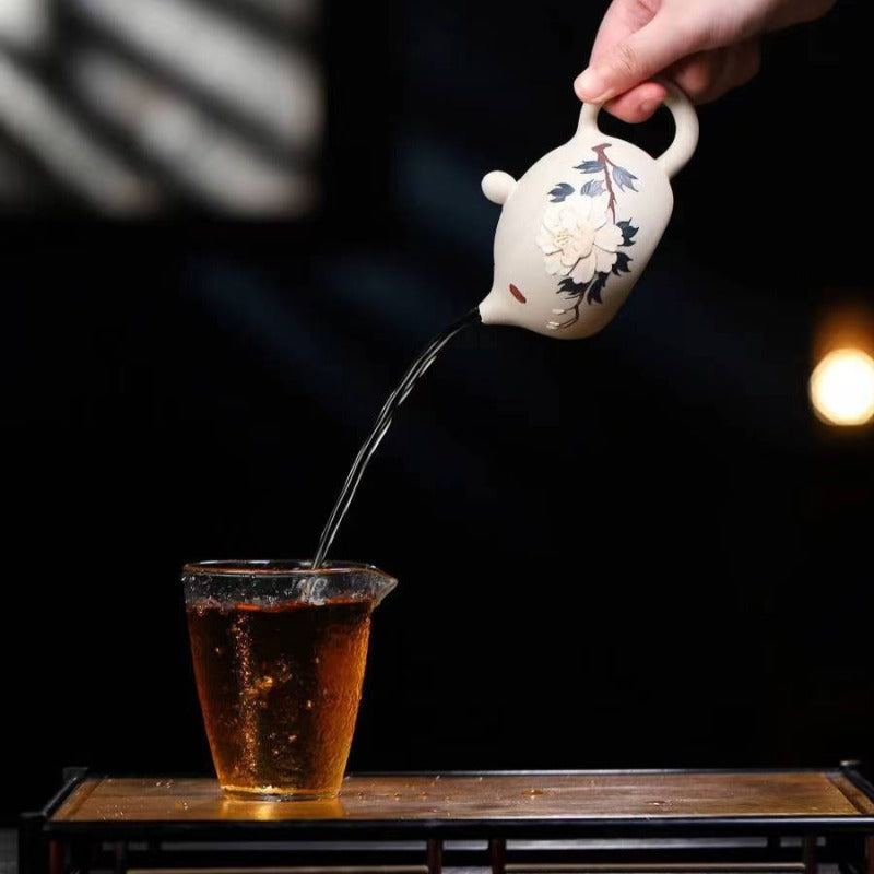 宜兴紫砂茶壶 [牡丹西施] (白段泥 - 230ml)