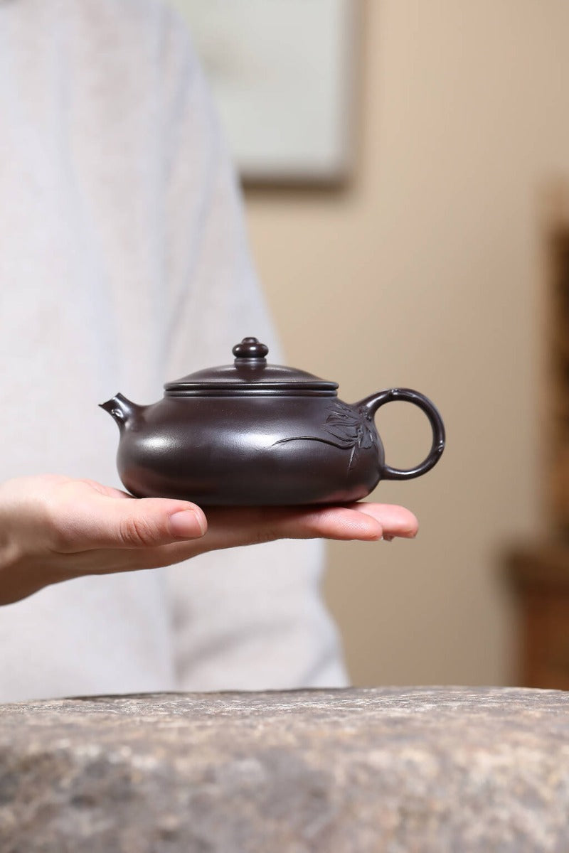 Yixing Zisha Teapot [Peach Leaf Han Jiang] (Zi Ni - 240ml)