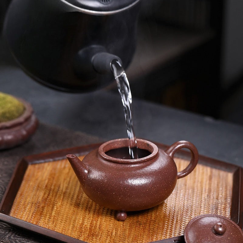 Théière Yixing Zisha entièrement faite à la main [trépied Shui Ping] (Tao Hua Ni - 210 ml)