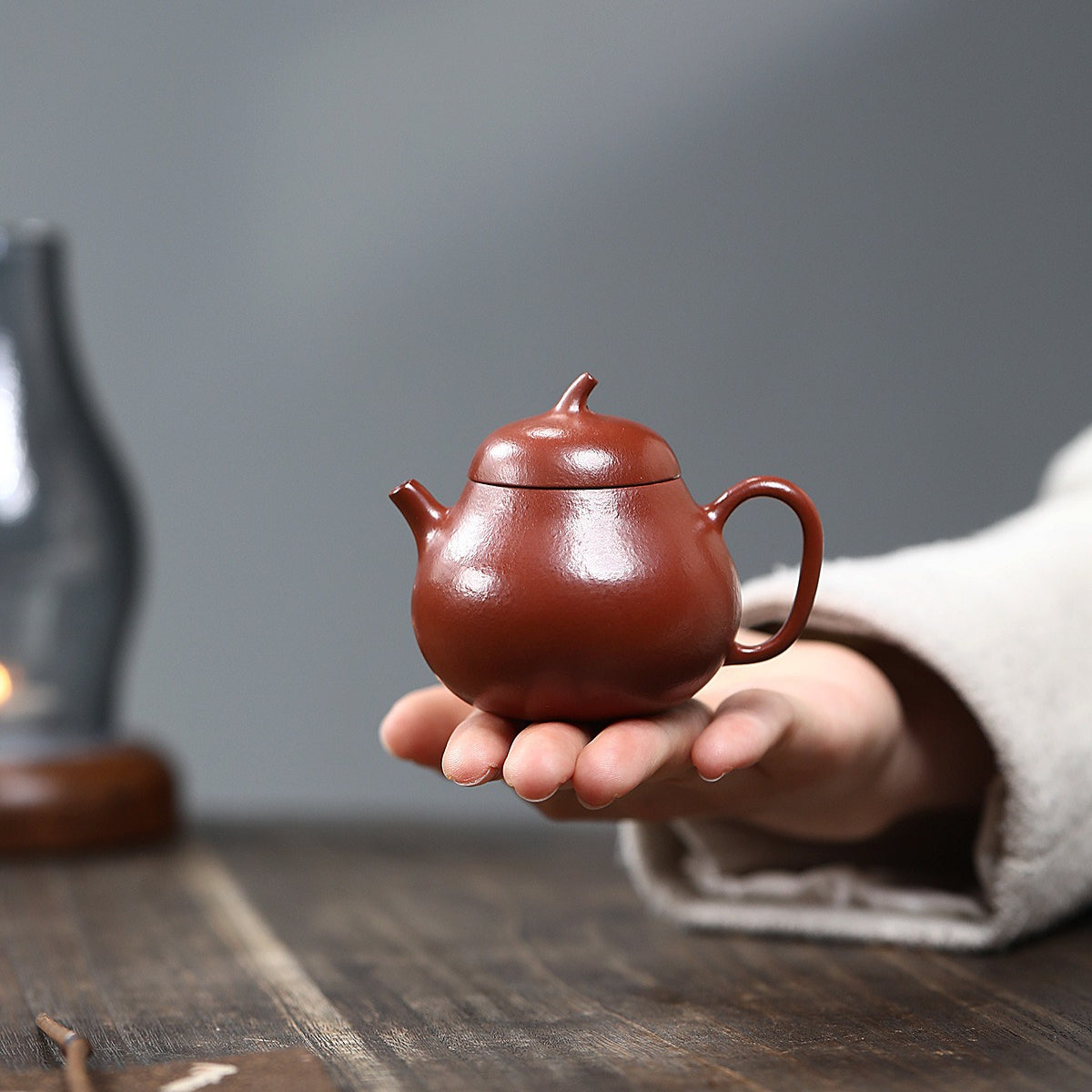 Yixing Zisha Teapot [Mini Eggplant Pot] (Wrinkled Skin Zhu Ni - 100ml)