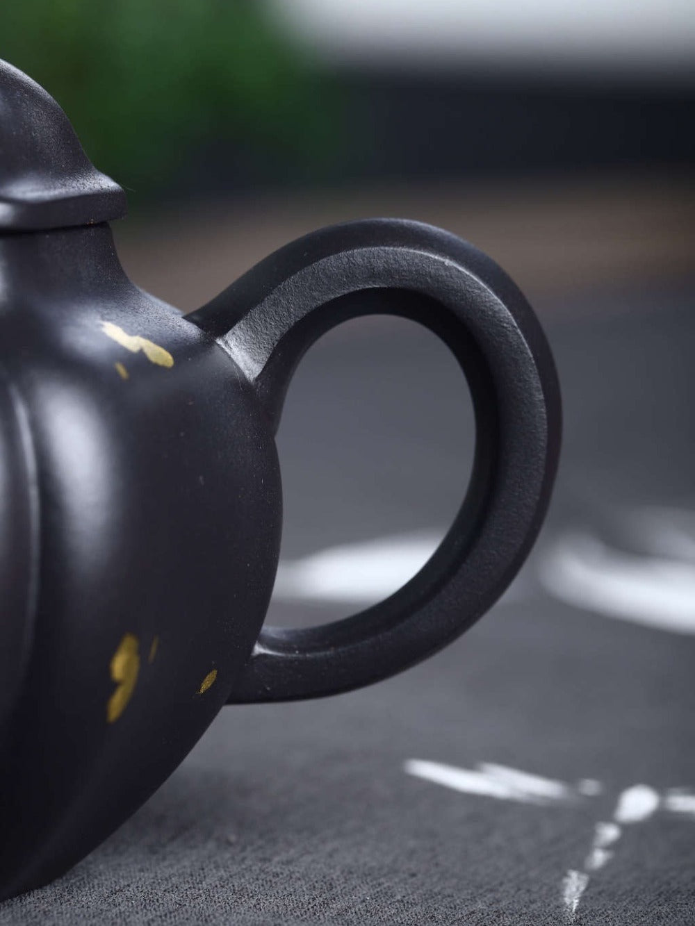 Théière Yixing Zisha entièrement faite à la main [Pot de graines de lotus doré] (Shi Huang - 300 ml)