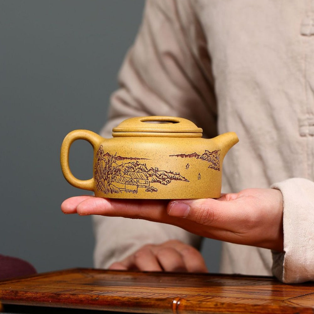 Yixing Zisha Teapot [Niu Gai Lianzi 牛盖莲子] (Huang Duan Ni - 220ml)