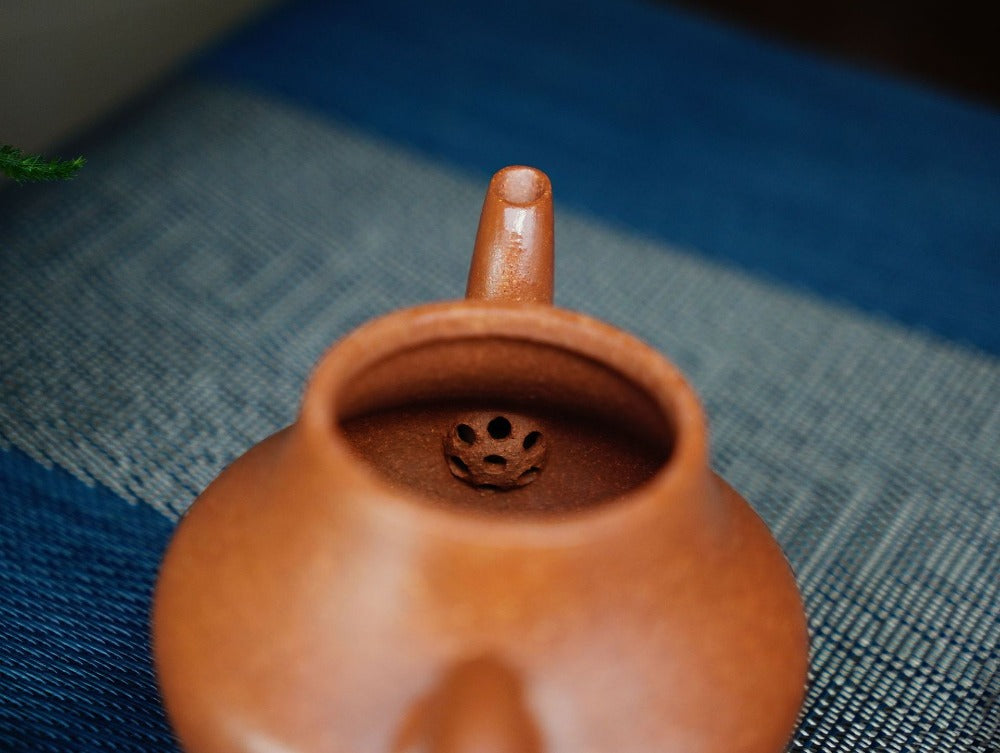 Full Handmade Yixing Zisha Teapot [Si Ting Pot] (Jiang Po Ni - 200ml)