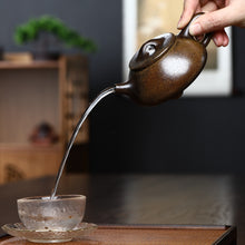 Load image into Gallery viewer, Yixing Zisha Teapot [Jingzhou Shi Piao] | 宜兴紫砂壶 柴烧芝麻段泥 [景舟石瓢]

