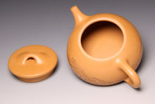 Load image into Gallery viewer, Full Handmade Yixing Zisha Teapot [Jingzhou Shi Piao Pot 景舟石瓢壶] (Duan Ni/Jiao Ni - 315ml)
