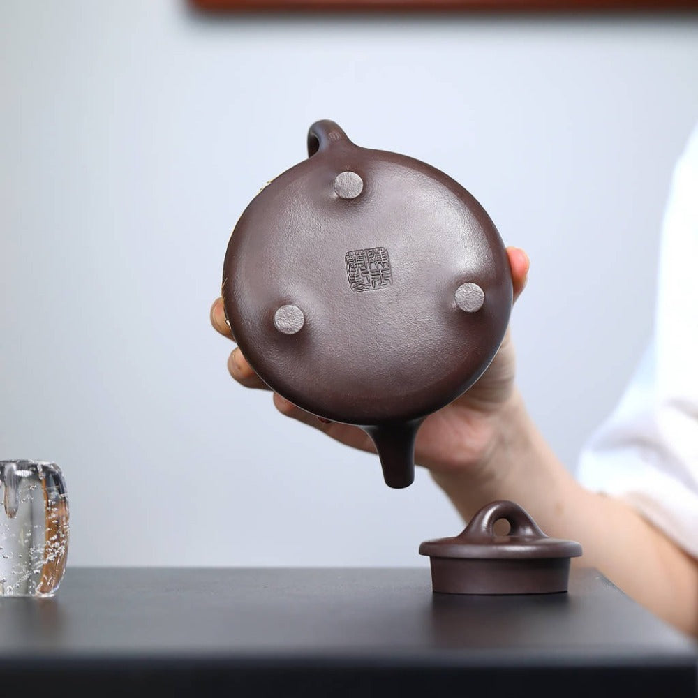 Full Handmade Yixing Zisha Teapot [Dragon Ziye Shi Piao Pot] (Lao Zi Ni - 360ml)