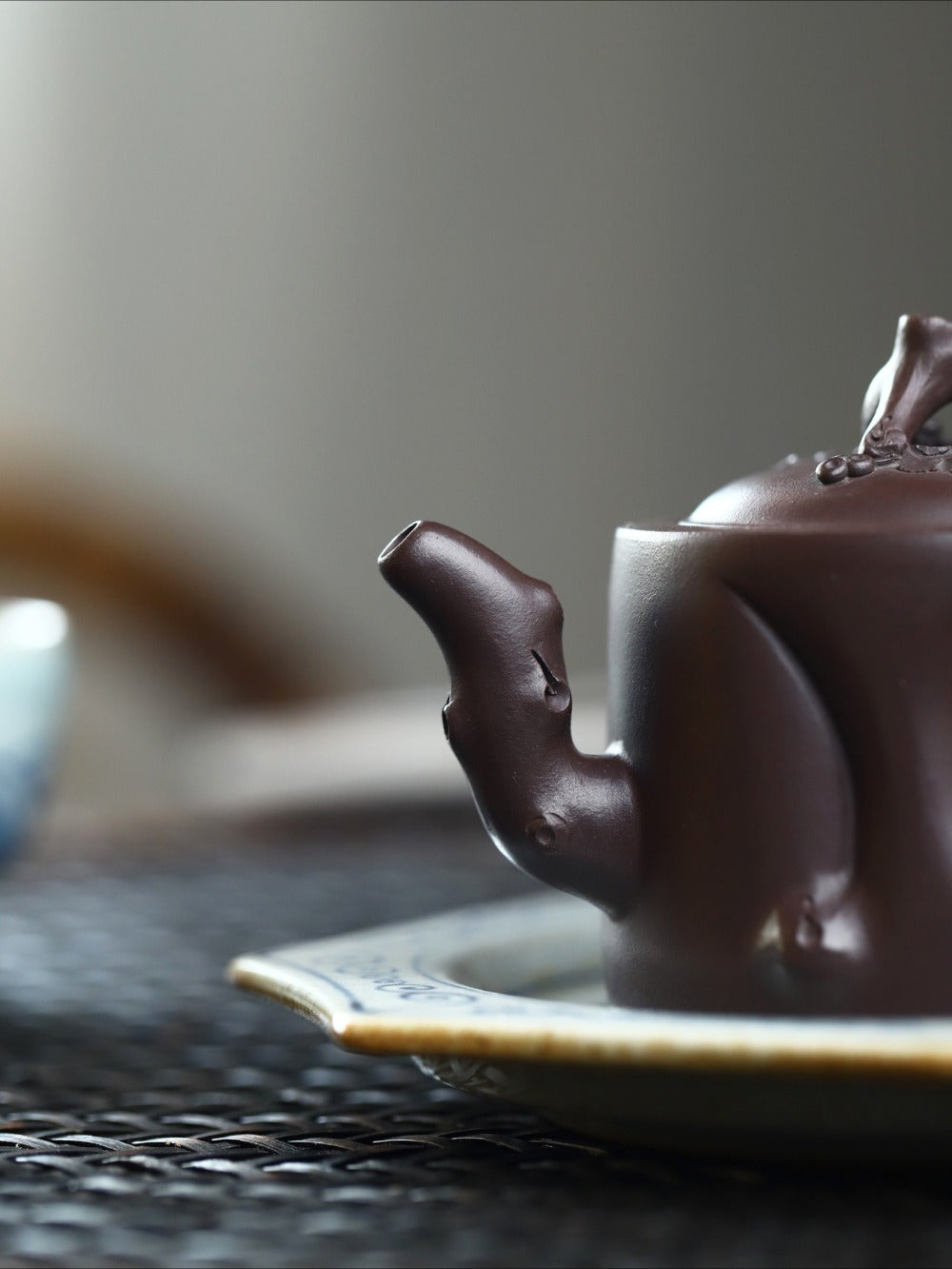 Full Handmade Yixing Zisha Teapot [Grape Stump Pot] (Lao Zi Ni - 180ml)