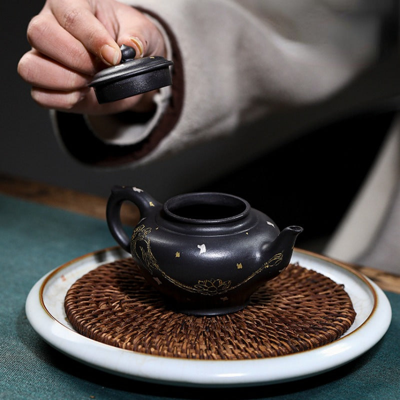 Full Handmade Yixing Zisha Teapot [Jixiang Xiao Ying] (Hei Luolan - 120ml)