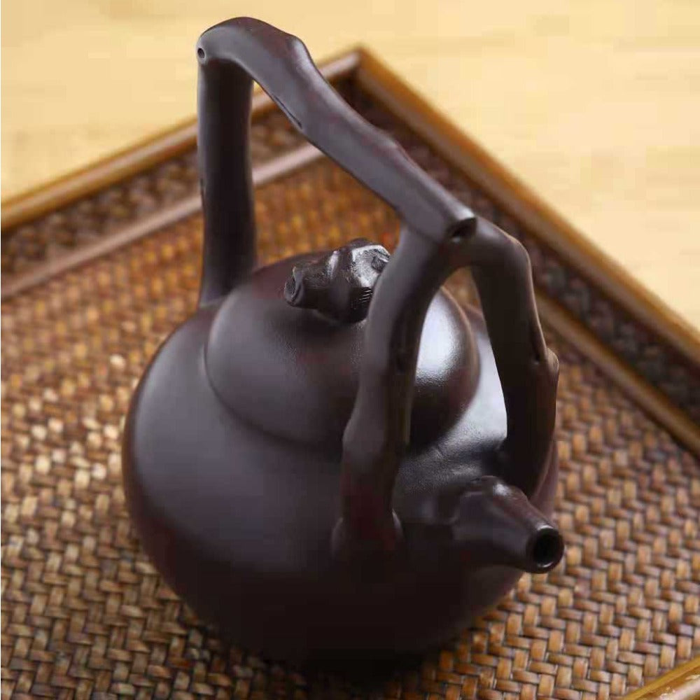 Full Handmade Yixing Zisha Teapot [Dong Po Tiliang Pot] Plain Smooth (Lao Zi Ni - 240ml)