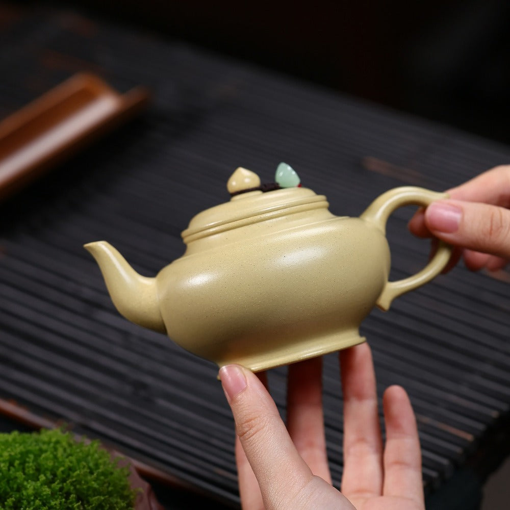 宜兴紫砂茶壶 [笑樱] (本山绿泥 - 210ml)