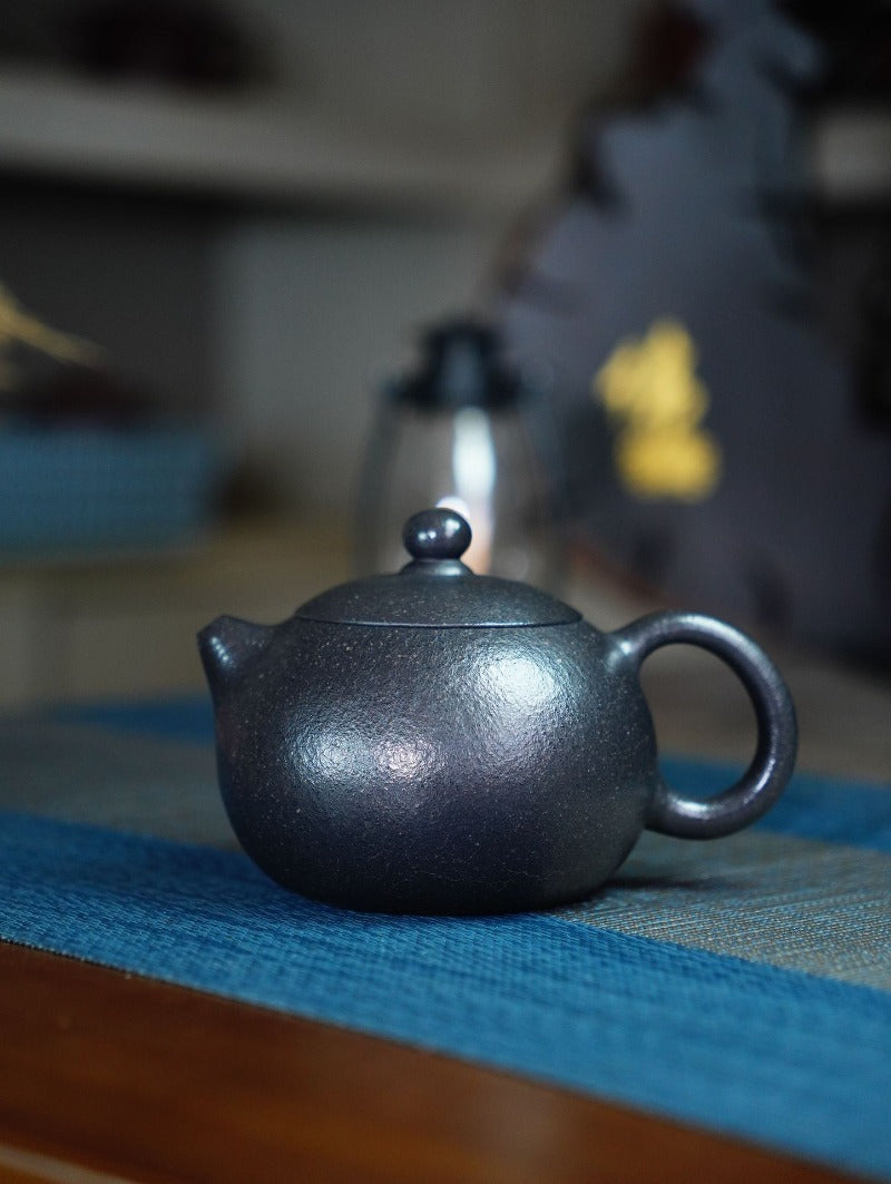 Teiera Yixing Zisha completamente fatta a mano [Xishi Pot] (Zhuni ridotto - 240 ml)