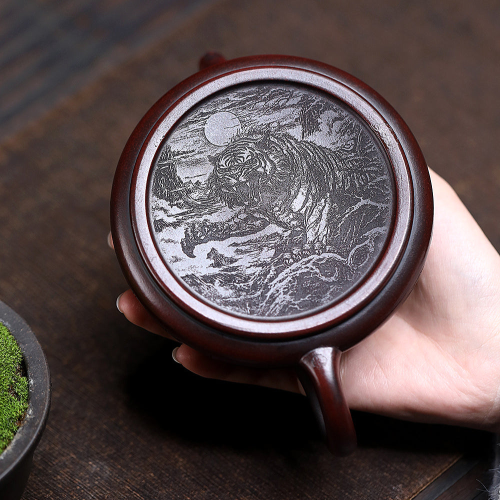 Tetera Yixing Zisha [Dragon Shi Piao] (Tie Xue Hong Sha - 320 ml)