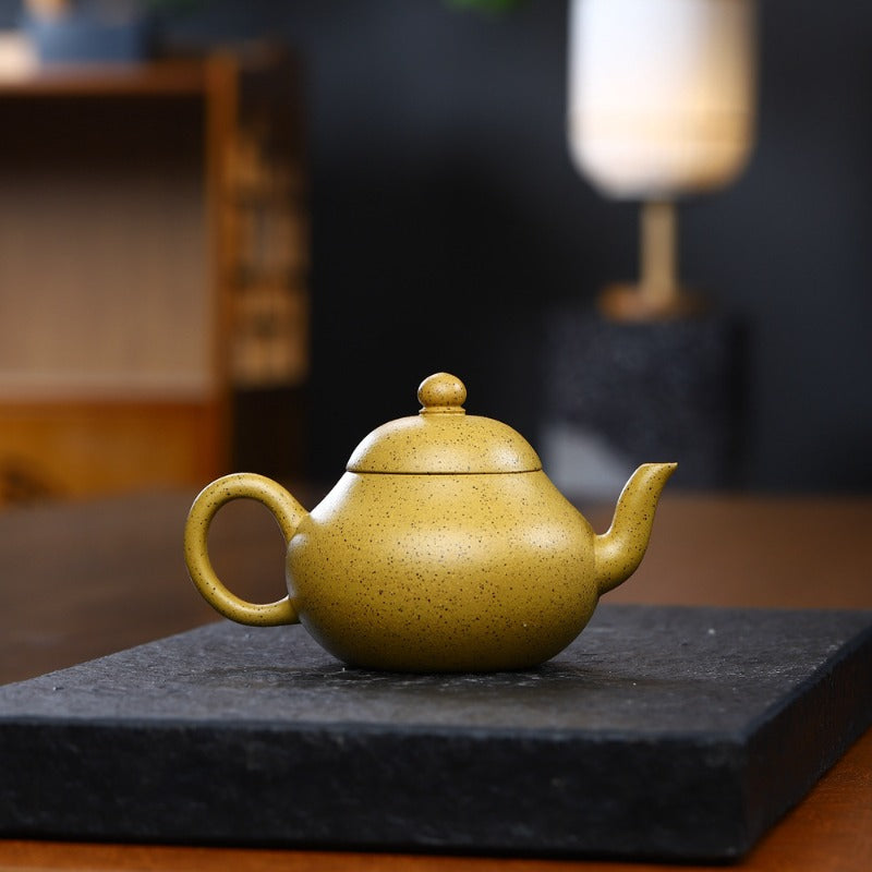 Yixing Zisha Teapot [Pear Pot 梨型壶] (Zhima Duan Ni - 180ml)