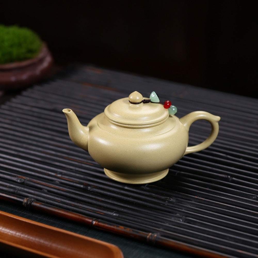 宜兴紫砂茶壶 [笑樱] (本山绿泥 - 210ml)