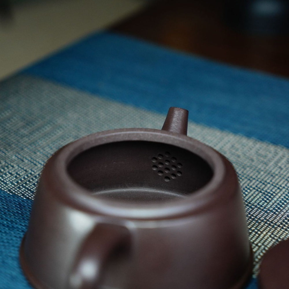 Full Handmade Yixing Zisha Teapot [Yu Zhao Pot] (Lao Zi Ni - 170ml)
