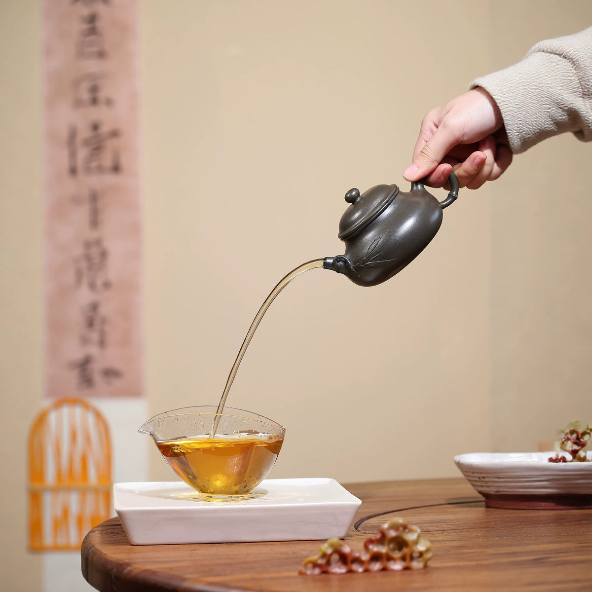 Yixing Zisha Teapot [Bamboo Leaf Rong Tian] (Reduction-fired Zhu Ni - 220ml)