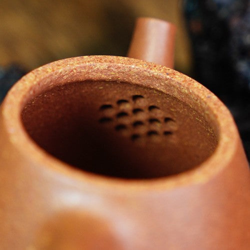 Théière Yixing Zisha entièrement faite à la main [Pot Gao Shi Piao] (Jiang Po Ni - 230 ml)