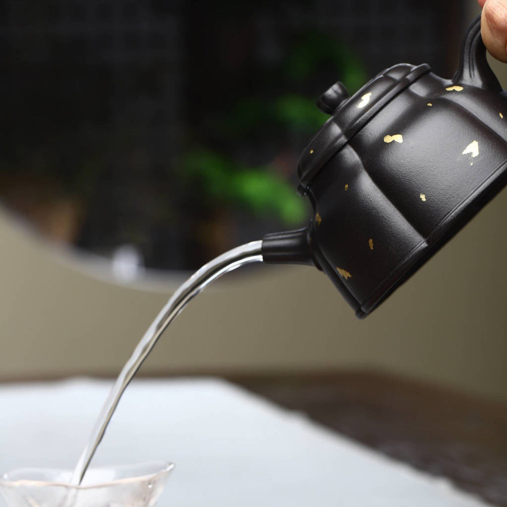 Tetera Yixing Zisha hecha a mano [Tetera de media luna dorada] (Shi Huang - 280 ml)