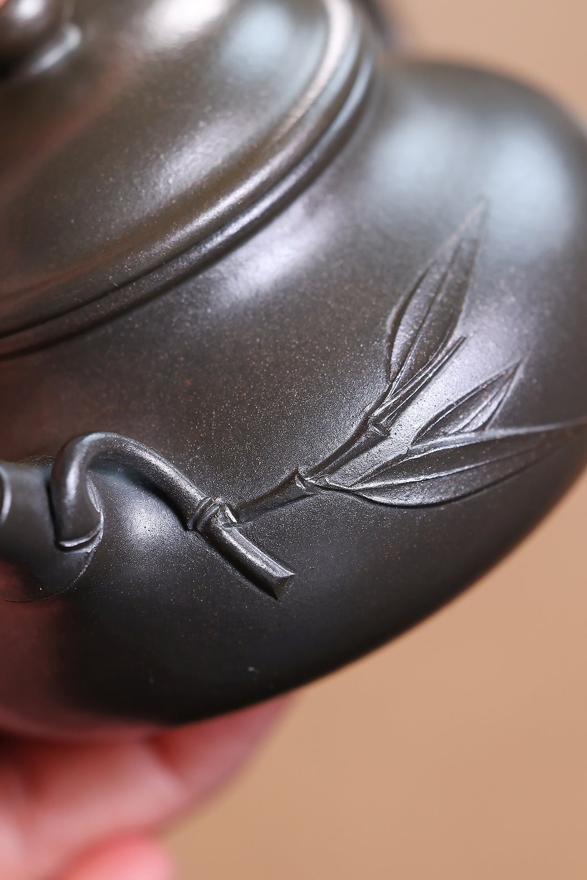 Yixing Zisha Teapot [Bamboo Leaf Rong Tian] (Reduction-fired Zhu Ni - 220ml)