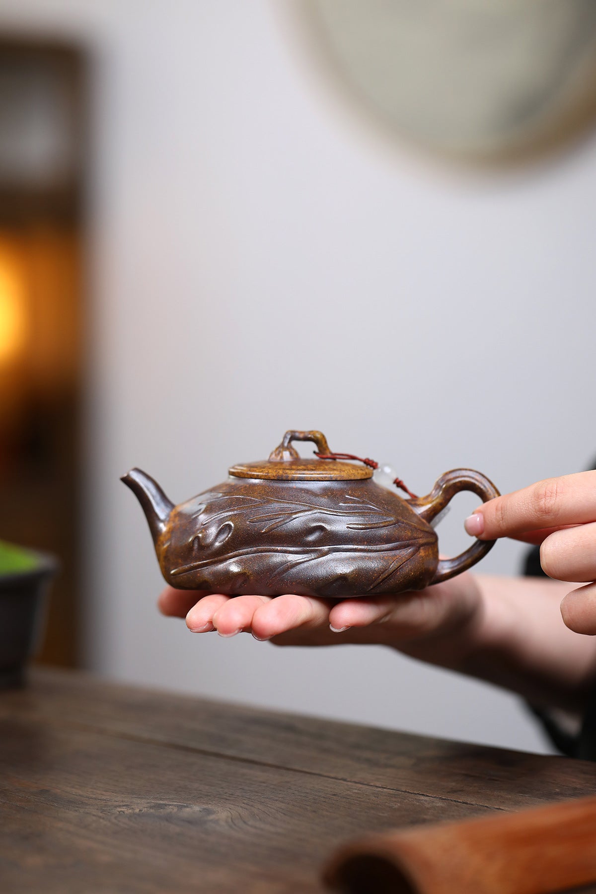 Théière Yixing Zisha [Yiye Zhiqiu] (Argile Jinsha cuite au bois de Longgu - 170 ml)