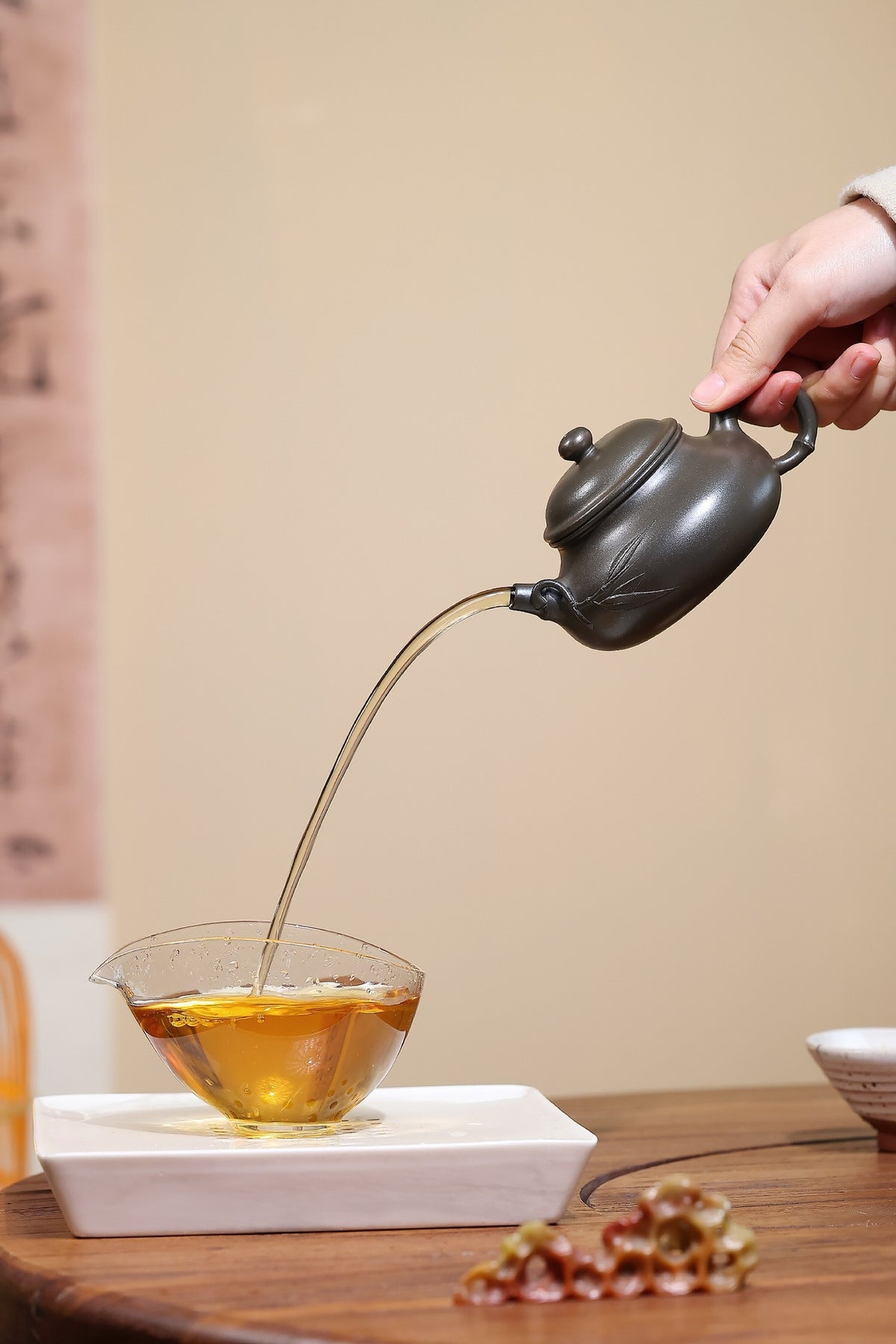Yixing Zisha Teapot [Bamboo Leaf Rong Tian] (Reduction-fired Zhu Ni - 220ml)