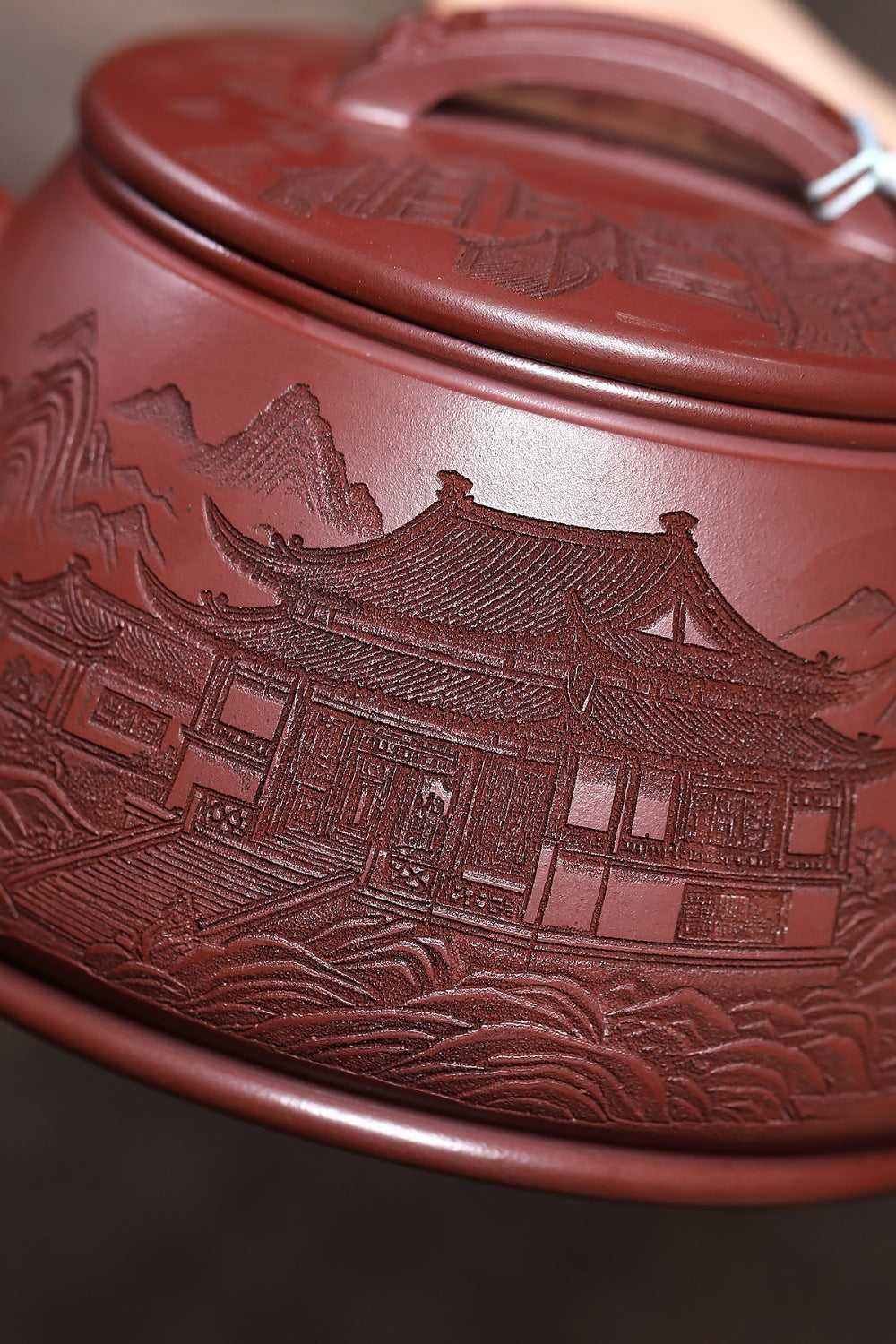 Yixing Zisha Teapot [Guan Jing Hanwa] (Hong Pi Long - 640ml)