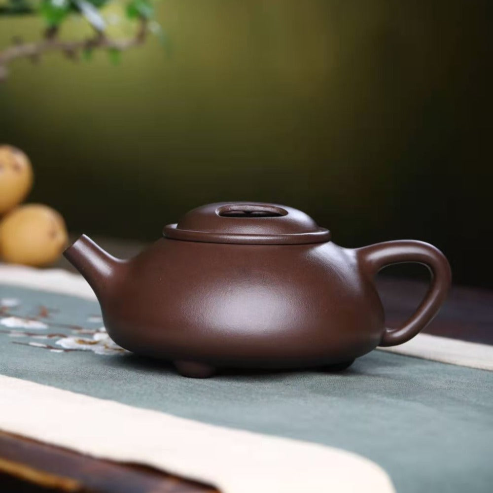 Théière Yixing Zisha entièrement faite à la main [Pot Niu Gai Shi Piao] (Lao Zi Ni - 260 ml)