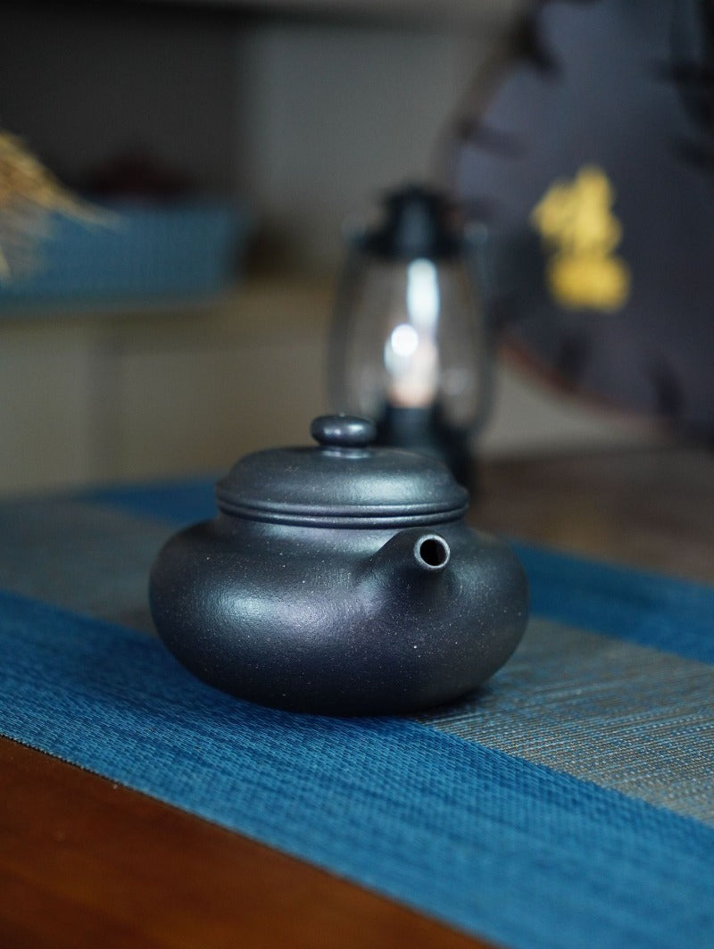 Théière Yixing Zisha entièrement faite à la main [Pot Fanggu] (Zhu Ni cuite en réduction - 260ml)