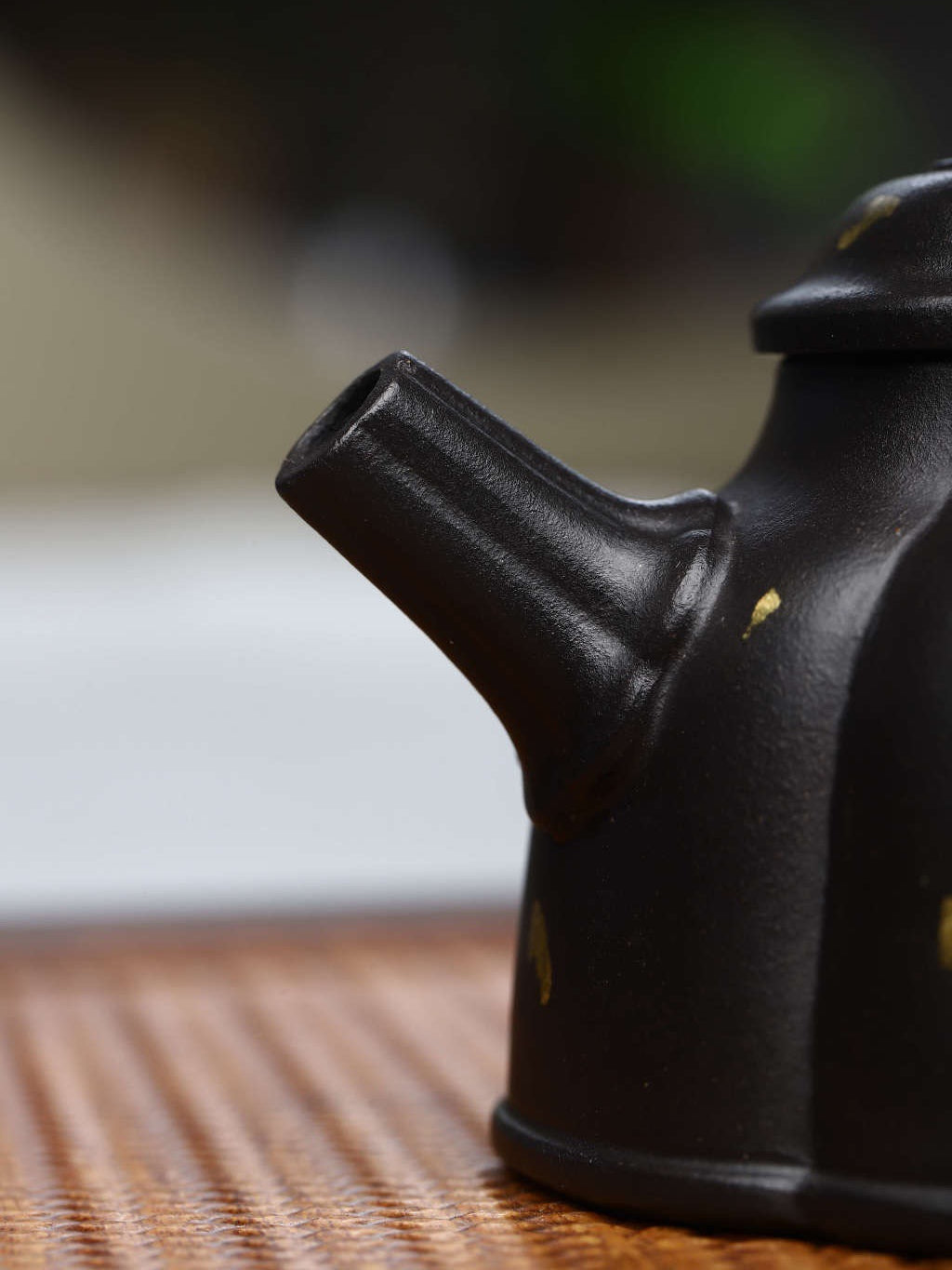 Tetera Yixing Zisha hecha a mano [Tetera de media luna dorada] (Shi Huang - 280 ml)