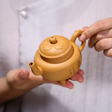 Load image into Gallery viewer, Yixing Zisha Teapot [Dabin Ruyi 大彬如意] (Huangjin Duan Ni - 160ml)
