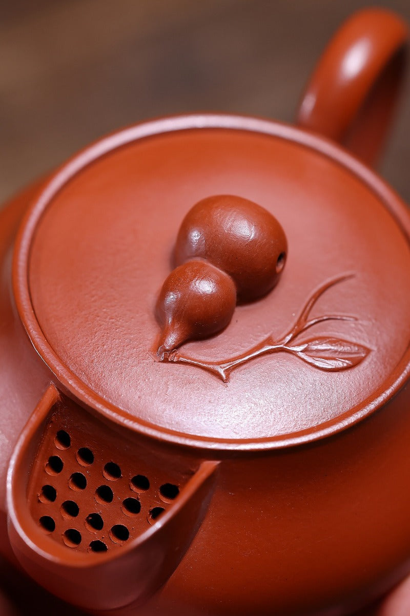 Yixing Zisha Teapot [Peach Leaves Gourd] (Zhao Zhuang Zhu Ni - 260ml)
