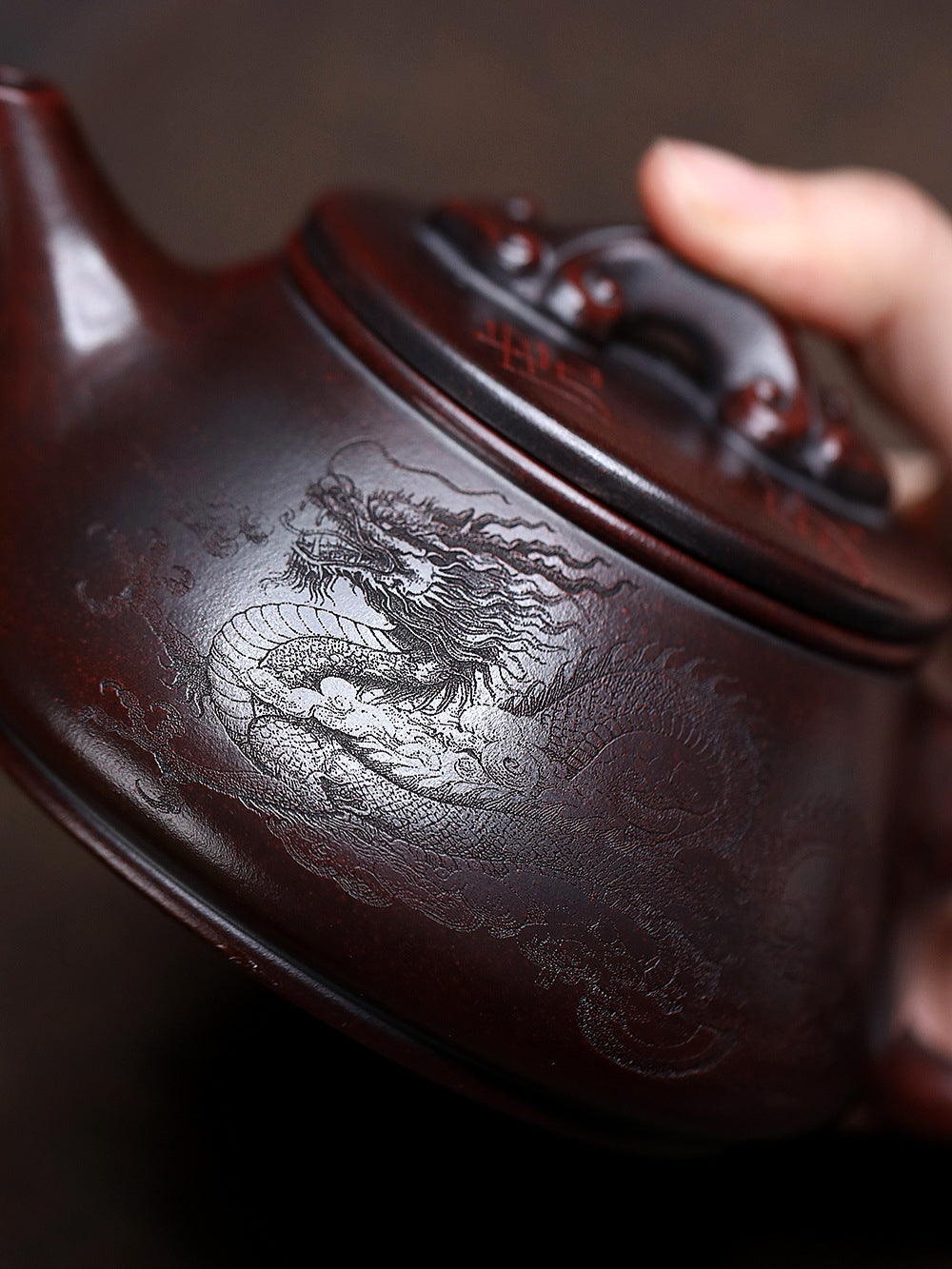 Tetera Yixing Zisha [Dragon Shi Piao] (Tie Xue Hong Sha - 320 ml)