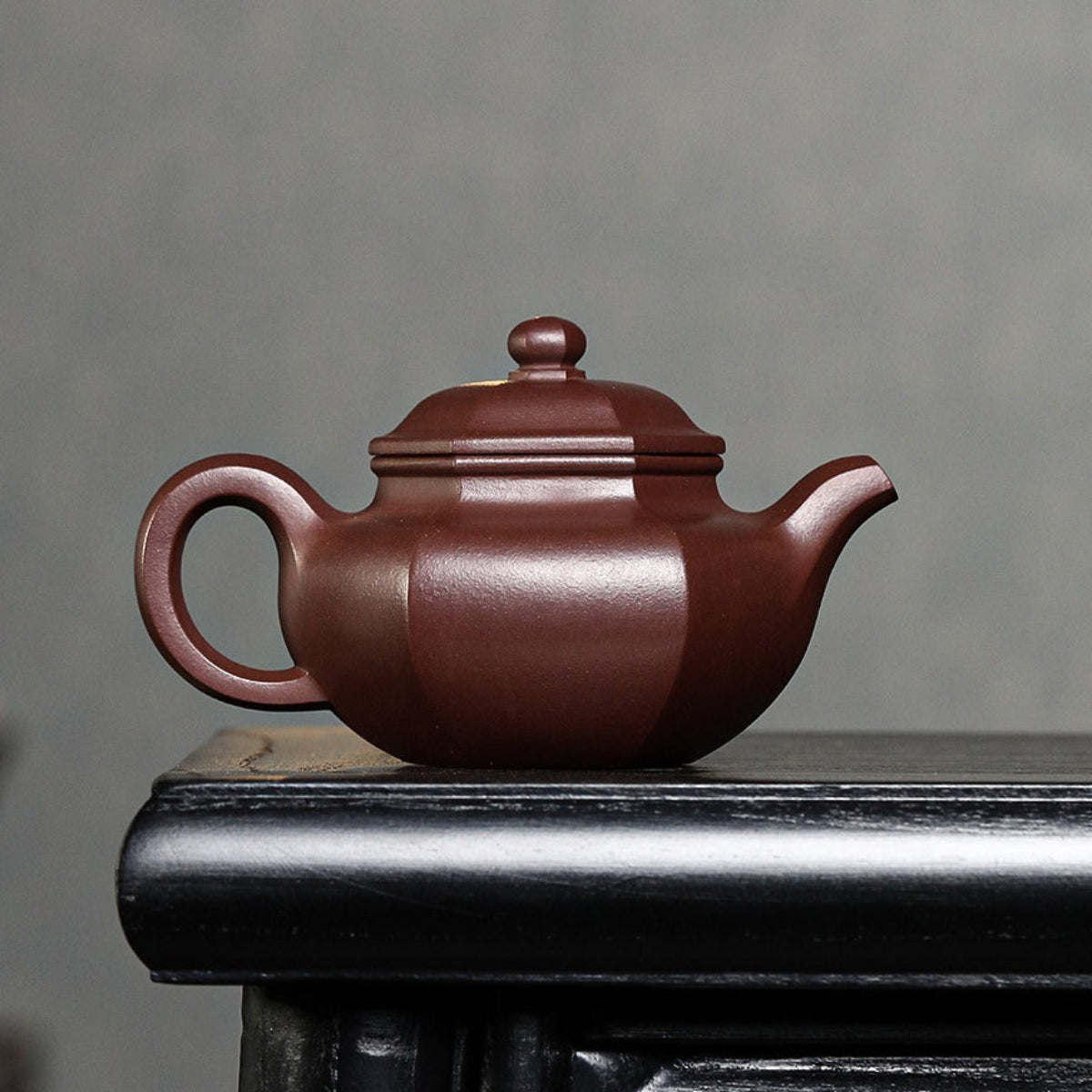 Full Handmade Yixing Zisha Teapot [Liufang Fanggu Pot] (Zi Ni - 200ml)
