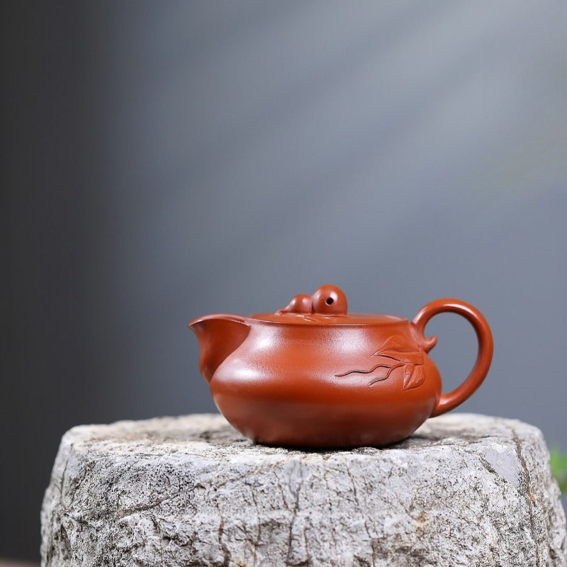 Yixing Zisha Teapot [Peach Leaves Gourd] (Zhao Zhuang Zhu Ni - 260ml)